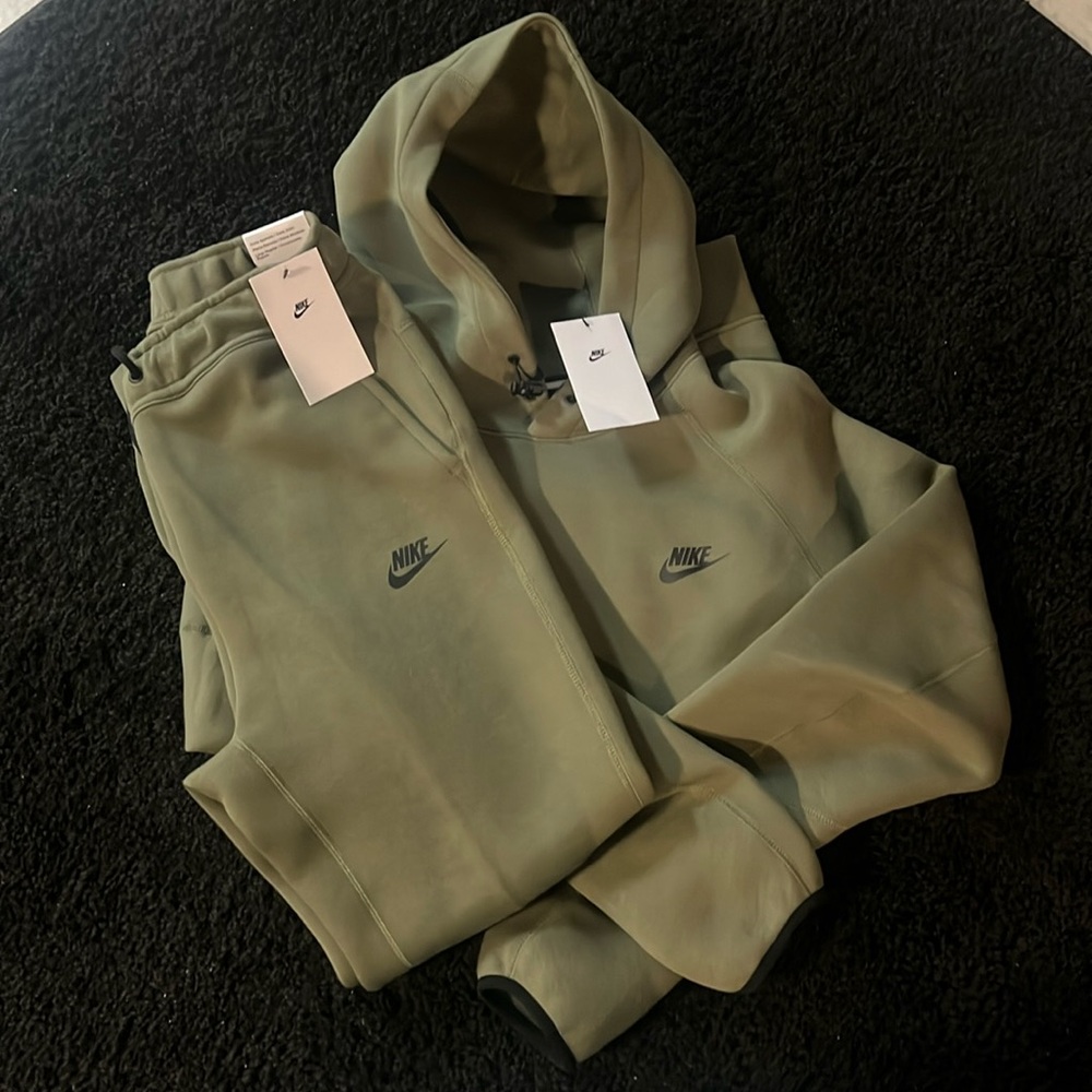 Mens Nike Tech